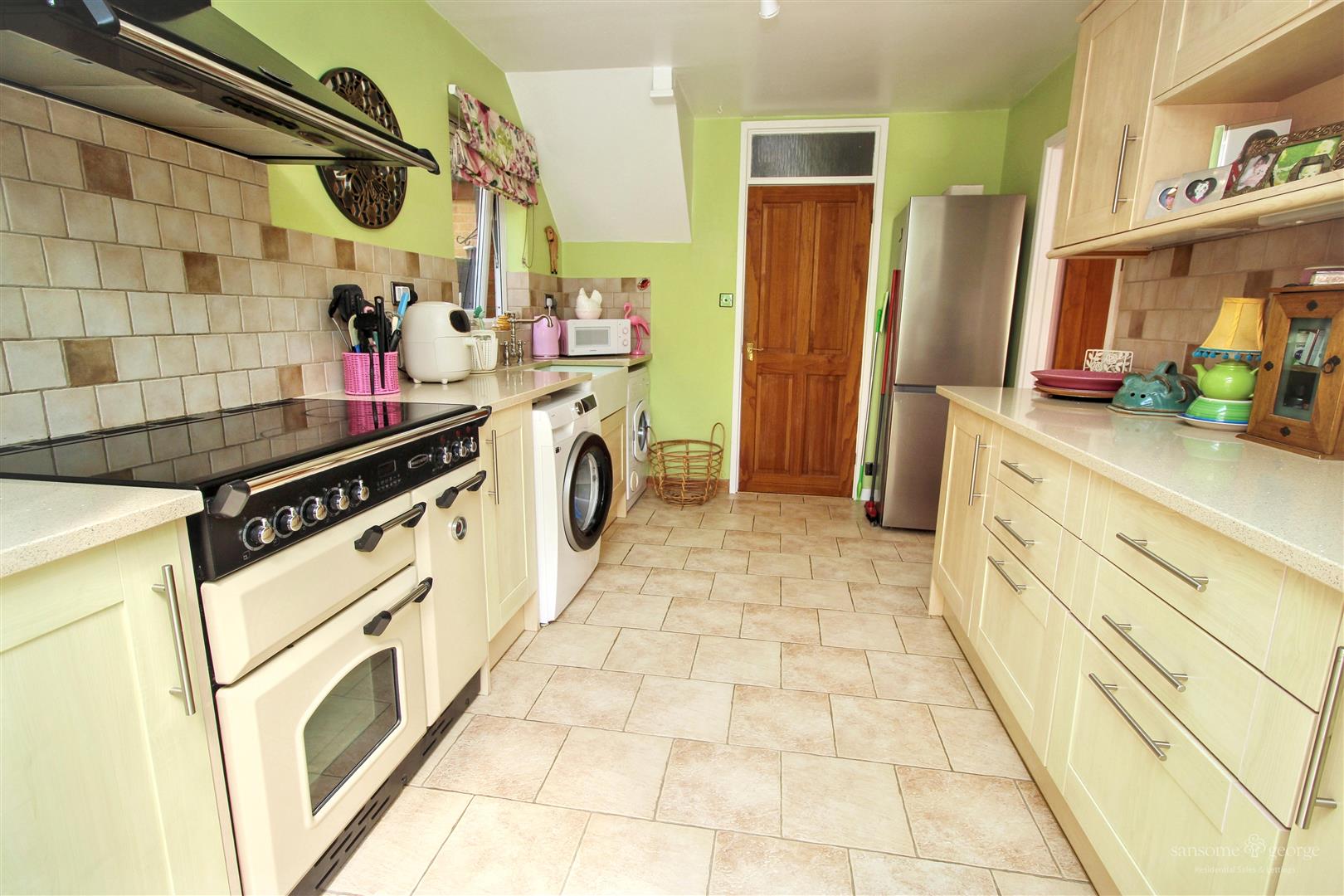 Sandhills Way, Calcot, Reading